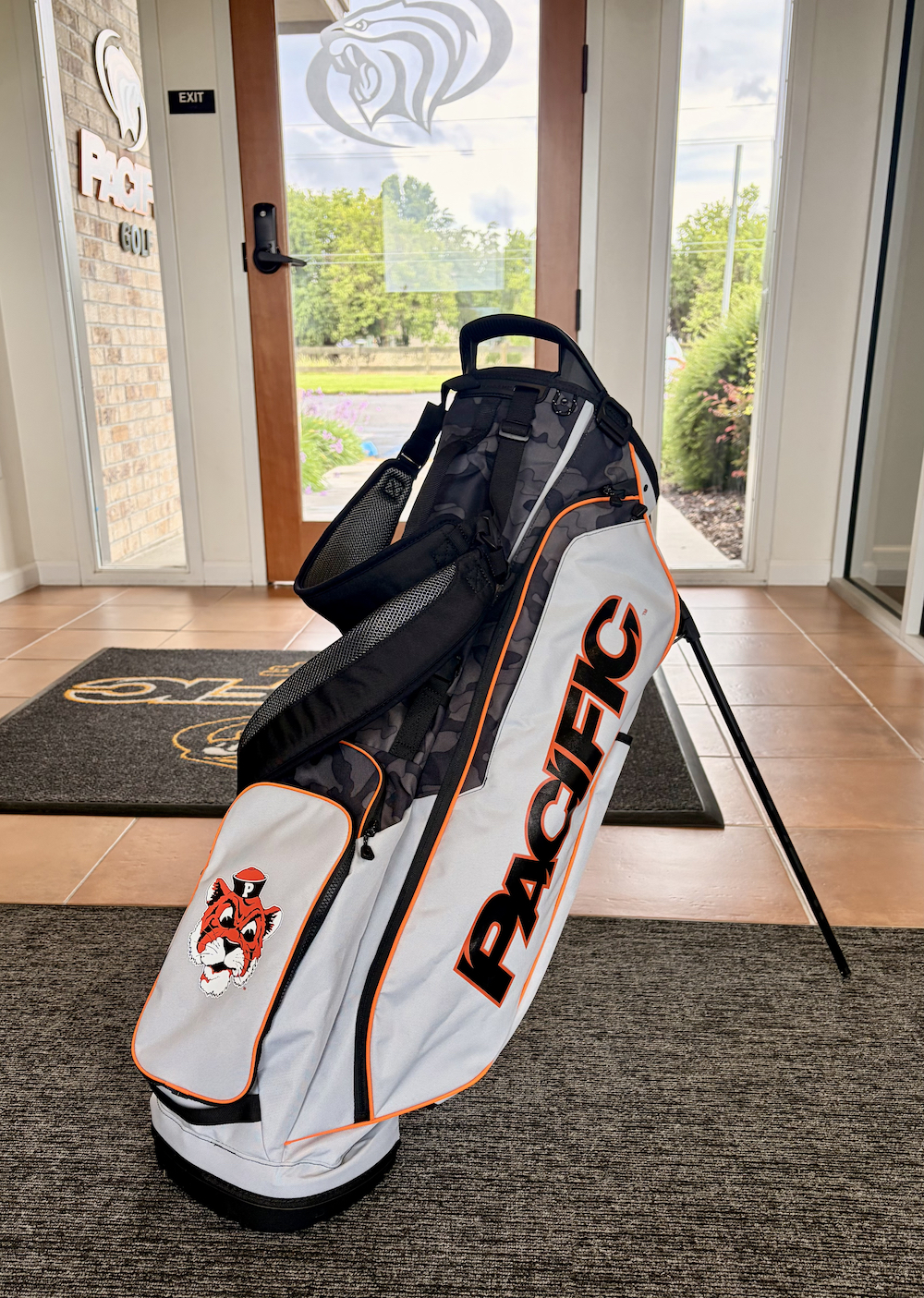 UOP Golf Bag 2